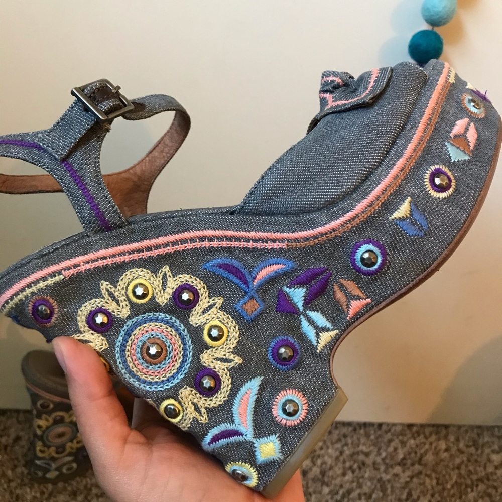 Sam Edelman embroidered studded wedges 8 1/2